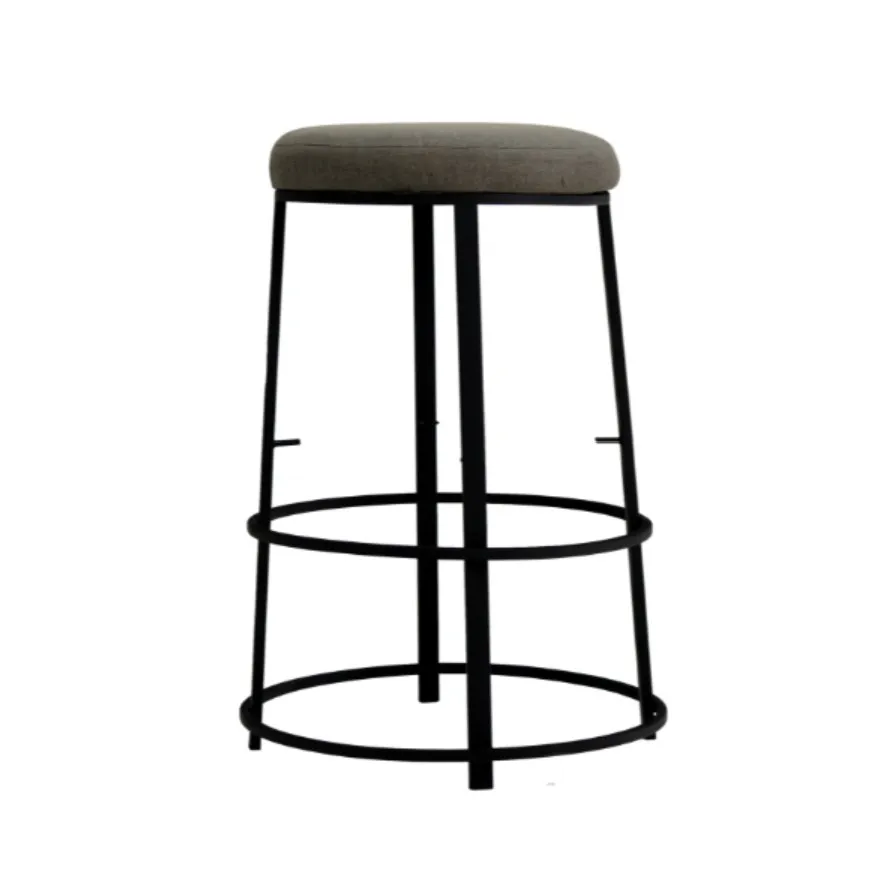 Banco deco negro perspectiva.webp